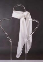 panuelo-caramelo-seda-blanco-lopezientos.jpg
