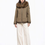 plumas-de-mujer-acolchado-antelina-vega-beige-donjaz-lopezientos.jpg