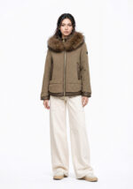 plumas-de-mujer-acolchado-antelina-vega-beige-donjaz-lopezientos.jpg